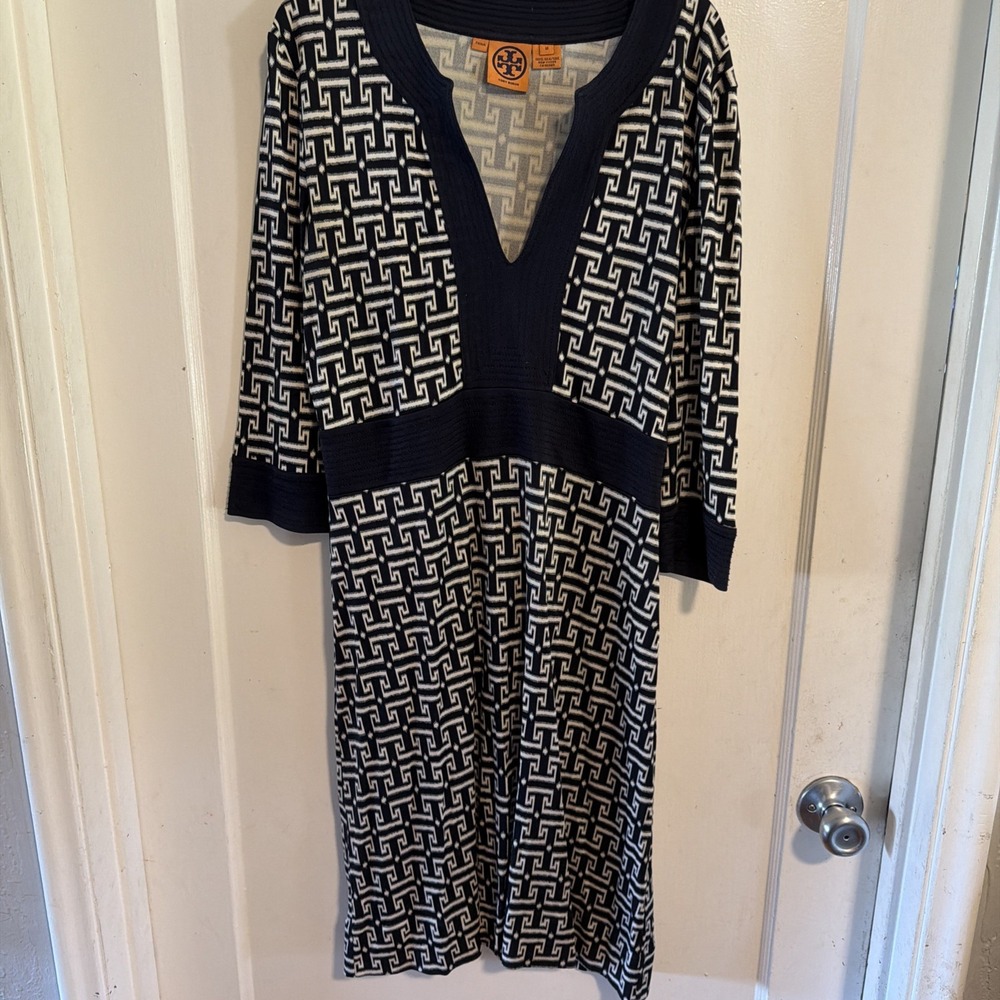 Tory Burch Women's 100% Silk Dress Navy Blue Geometric Print Silk Sheath Size M